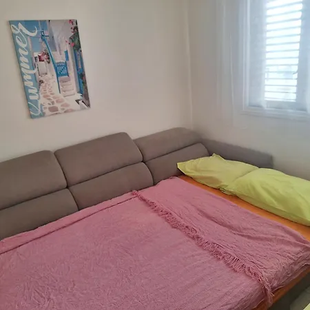 Easy 2 Bedroom Apartment, Makenzi Daire