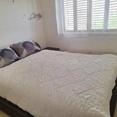 Easy 2 Bedroom Apartment, Makenzi 拉纳卡