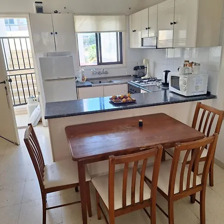 Easy 2 Bedroom Apartment, Makenzi Apartamento