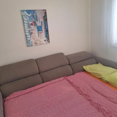 Easy 2 Bedroom Apartment, Makenzi Apartman Aglantzia