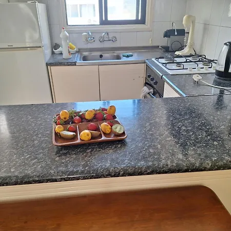 Easy 2 Bedroom Apartment, Makenzi Apartman Aglantzia