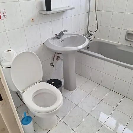 Easy 2 Bedroom Apartment, Makenzi Apartamento