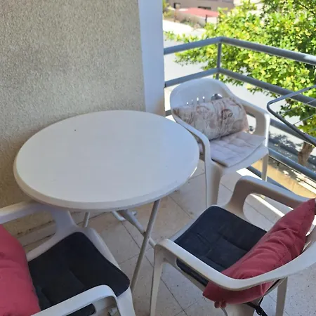Easy 2 Bedroom Apartment, Makenzi Apartman
