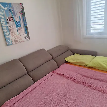 Easy 2 Bedroom Apartment, Makenzi דירה *