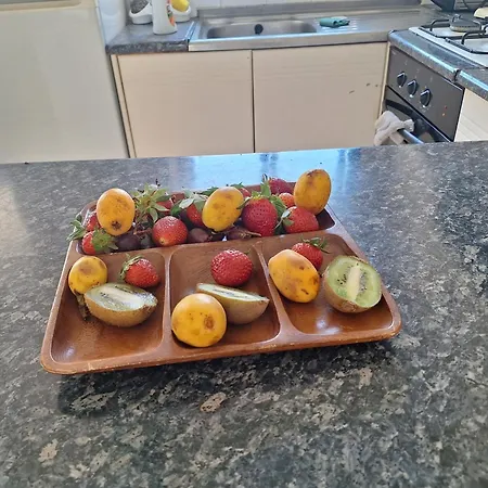 Easy 2 Bedroom Apartment, Makenzi * לרנקה